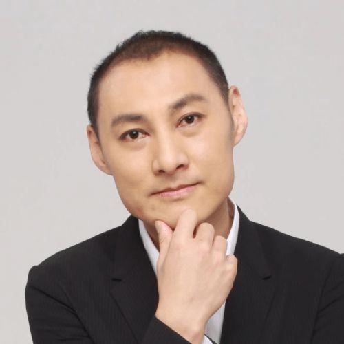 鲍国安个人资料照片,影视界资深演员，魅力四射的银幕形象